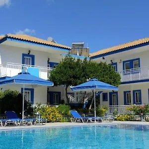 Aparthotel Blue White - Kefallonia Poolside Retreats, Spartia (Kefalonia)