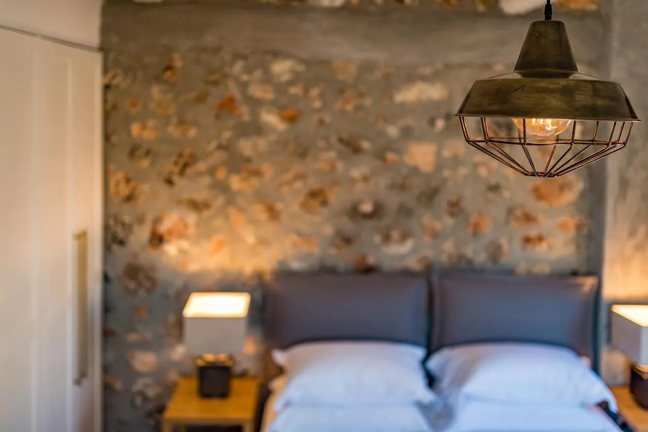 North Point Rooms Antipata  2*, Antipata (Erisos) Grekland