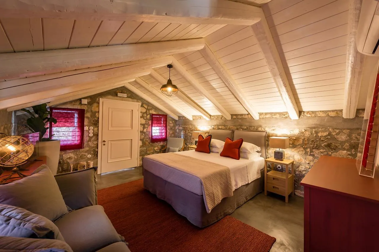North Point Rooms Antipata  Bed & Breakfast