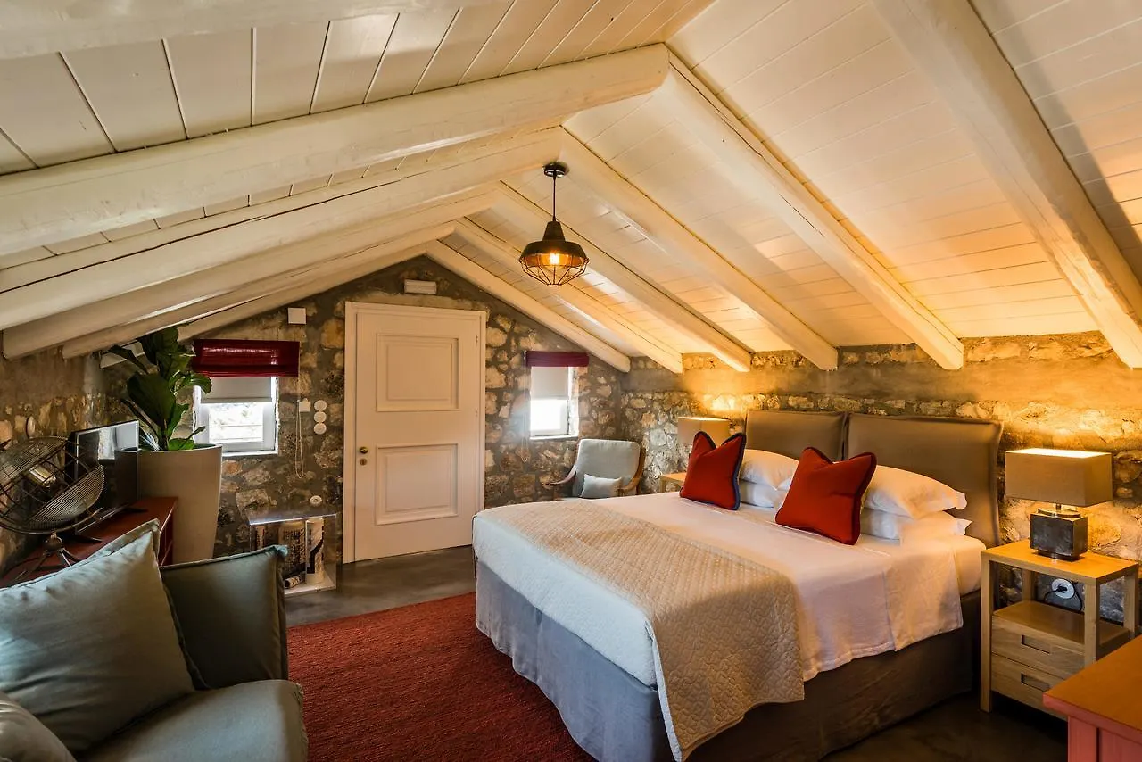 North Point Rooms Antipata  Grekland