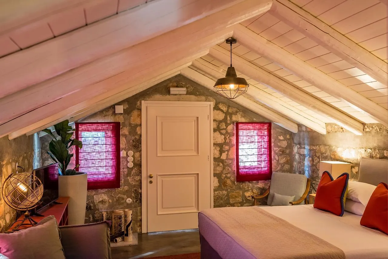 Bed & Breakfast North Point Rooms Antipata