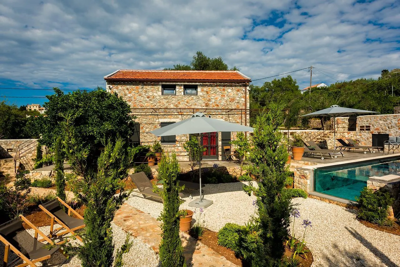 Bed & Breakfast North Point Rooms Antipata