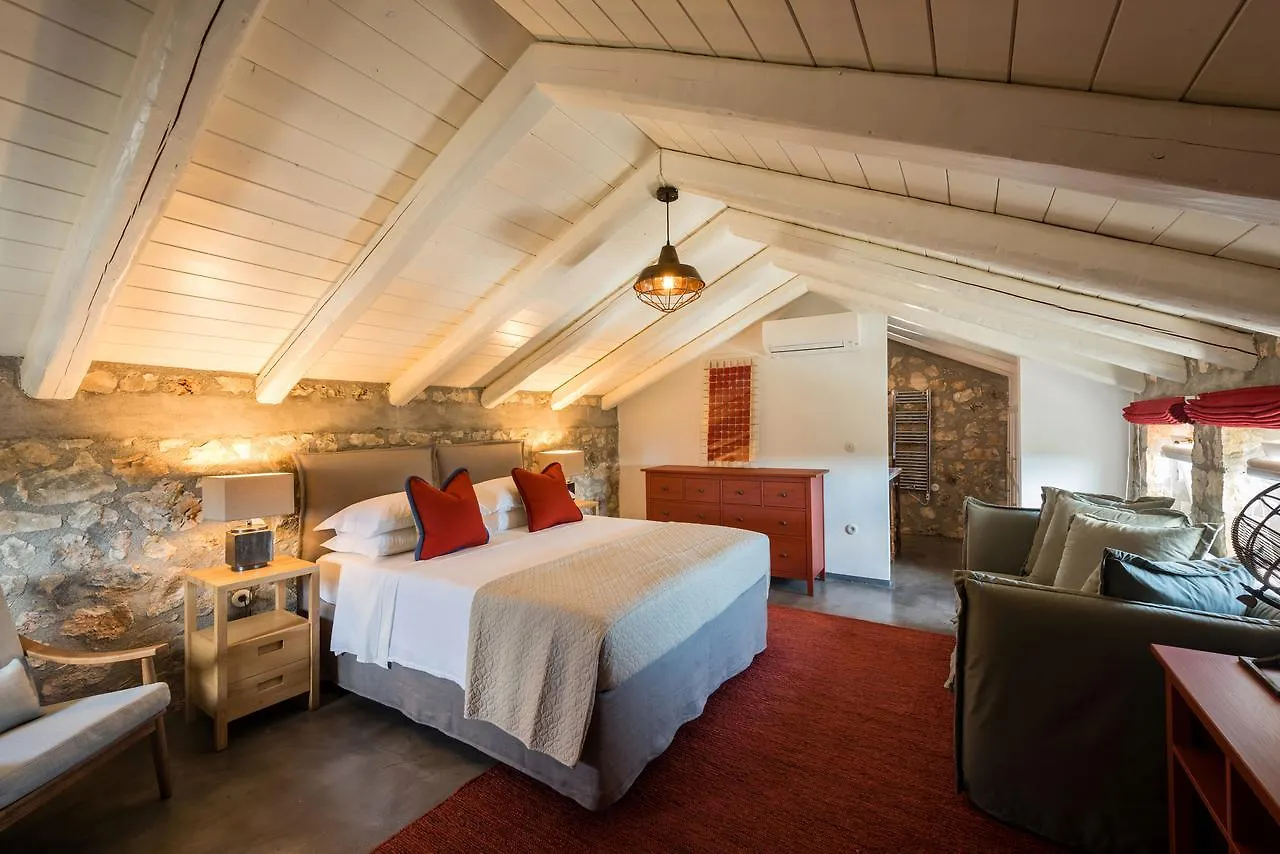 North Point Rooms Antipata