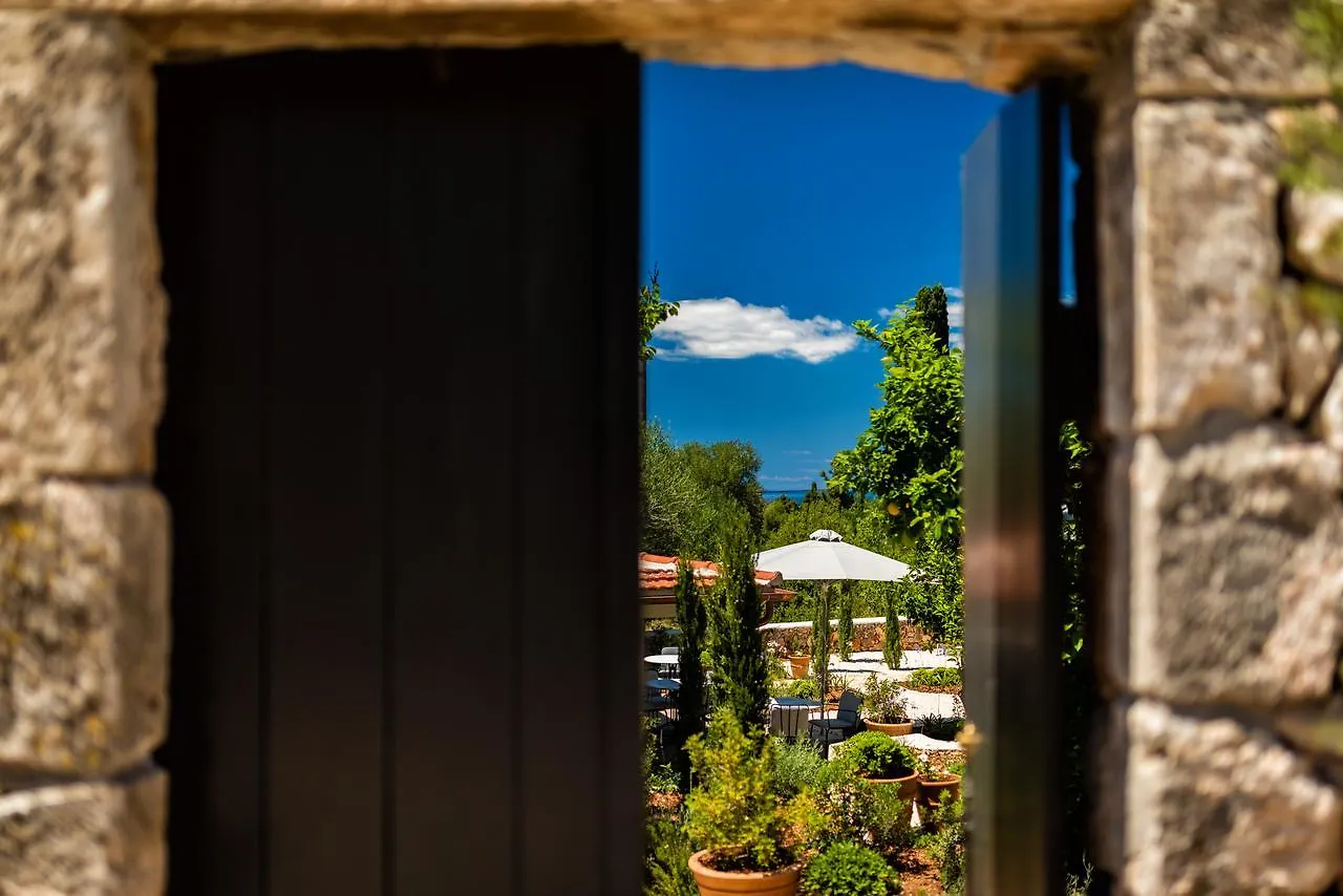 North Point Rooms Antipata  2*, Antipata (Erisos) Greece